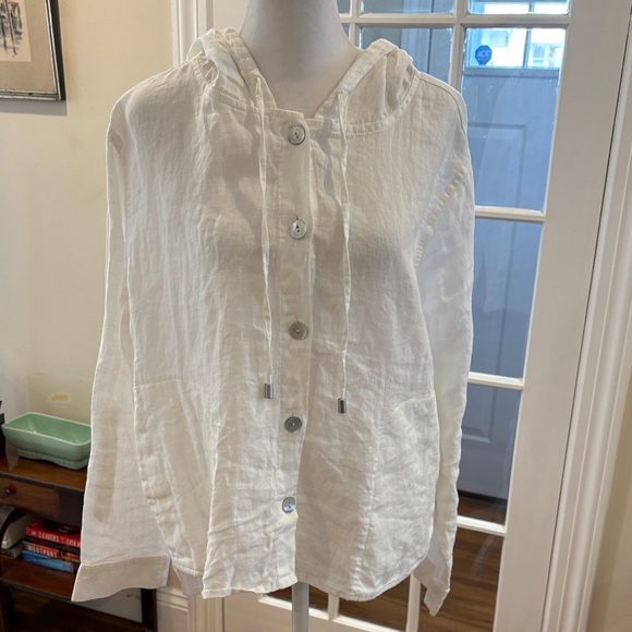 Rachel Zoe Tops - Rachel Zoe White Linen Hooded Button-Front Top. Size M